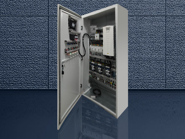 一(yī)控三變頻(pín)恒壓供水控制櫃 一(yī)控三變頻(pín)恒壓供水控制櫃